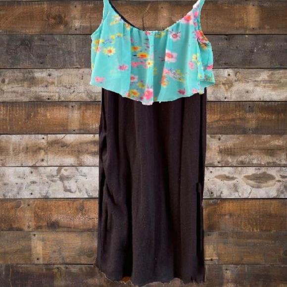 I modee Dresses & Skirts - I Modee Junior Overlay Pencil Dress